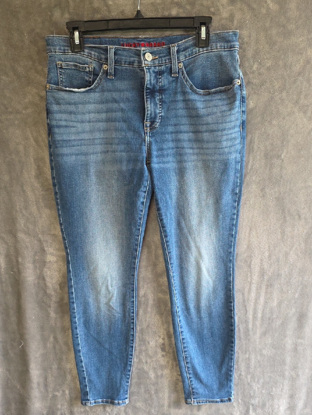Lucky Brand Light-Medium Blue Ava Mid Rise Skinny Jeans. Size 10 Long